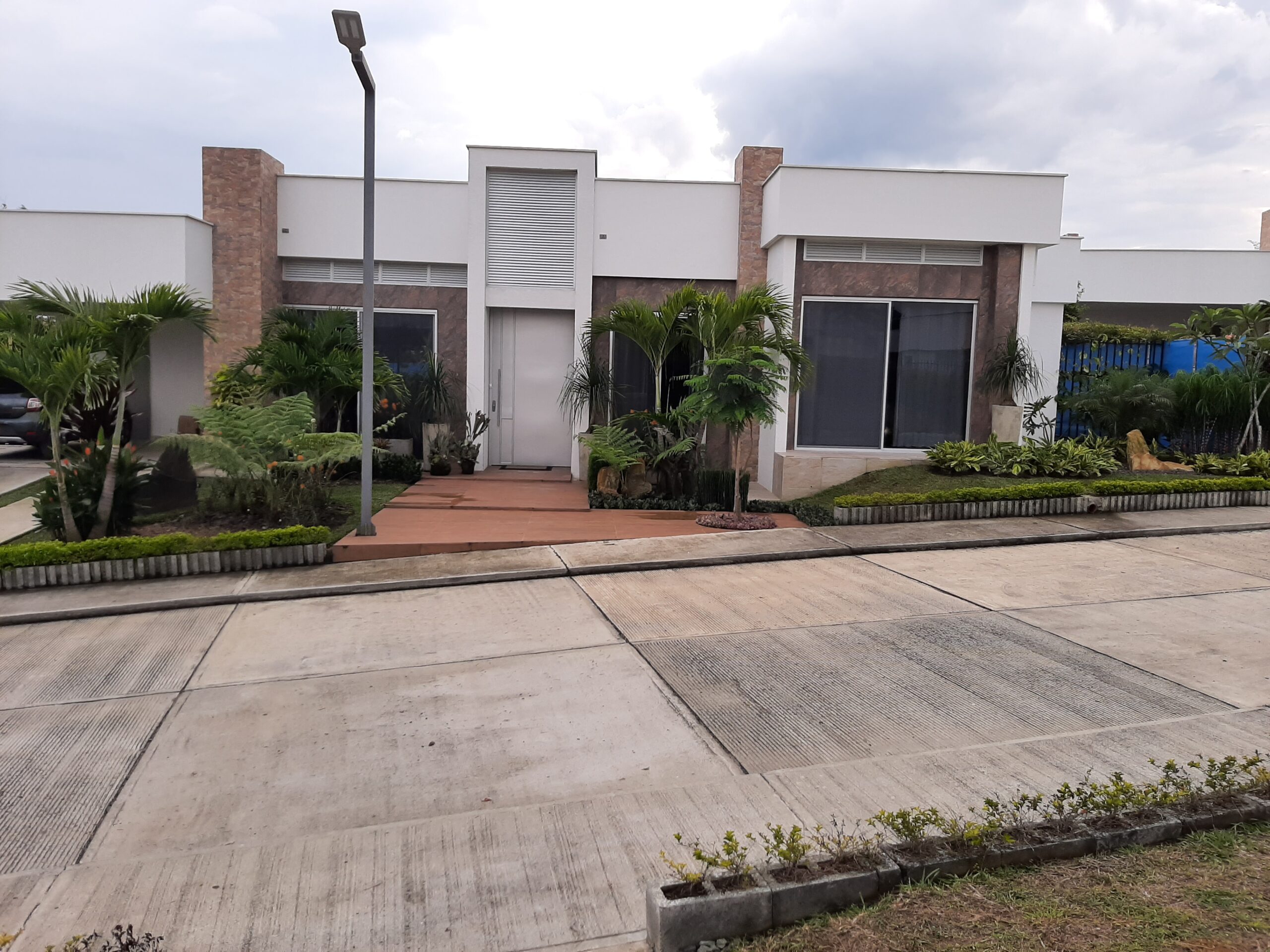 Vendo Casa Campestre en Proyecto Nuevo, vía al Caimo.