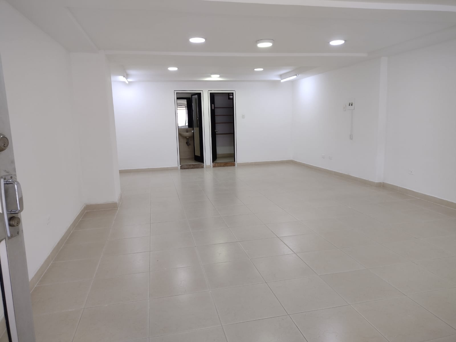 68771420220505062221 Se Vende Local en el Edificio los Andes en Armenia Quindío