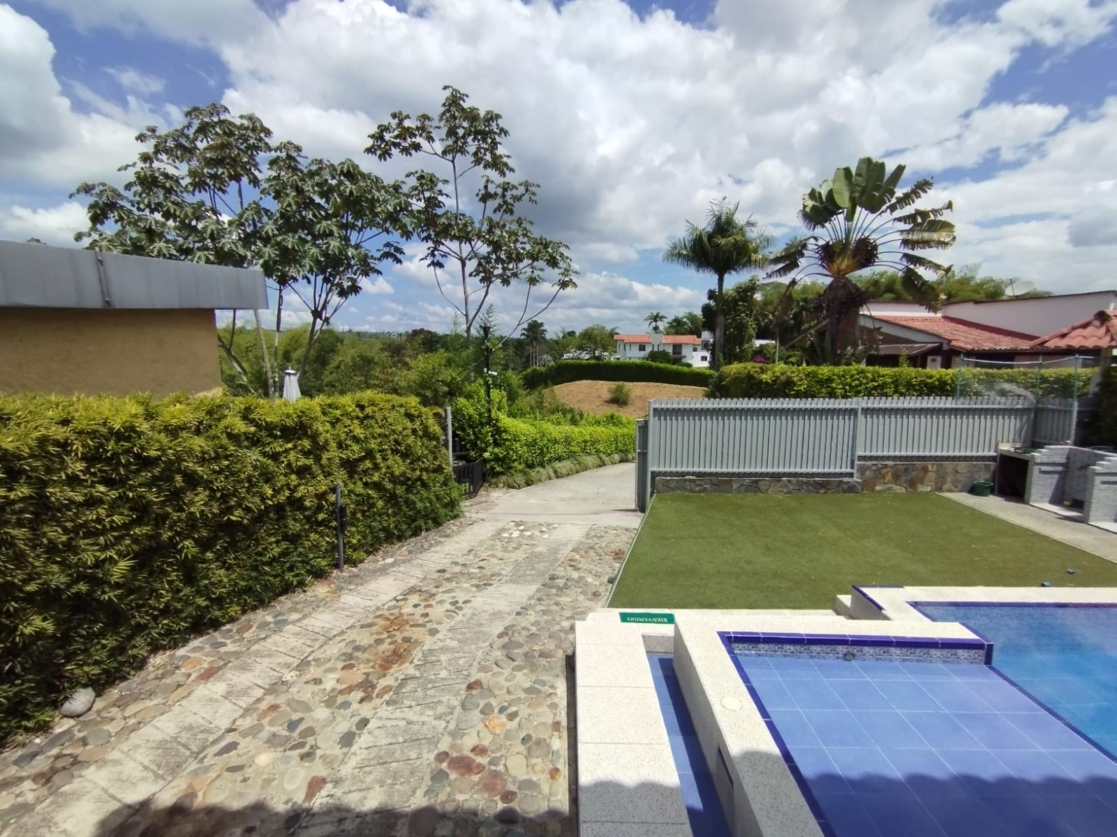 68771420240313115813 SE VENDE CASA CAMPESTRE VIA AL AEROPUERTO EN ARMENIA