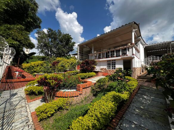 Venta casa en conjunto cerrado al norte de Armenia Quindio