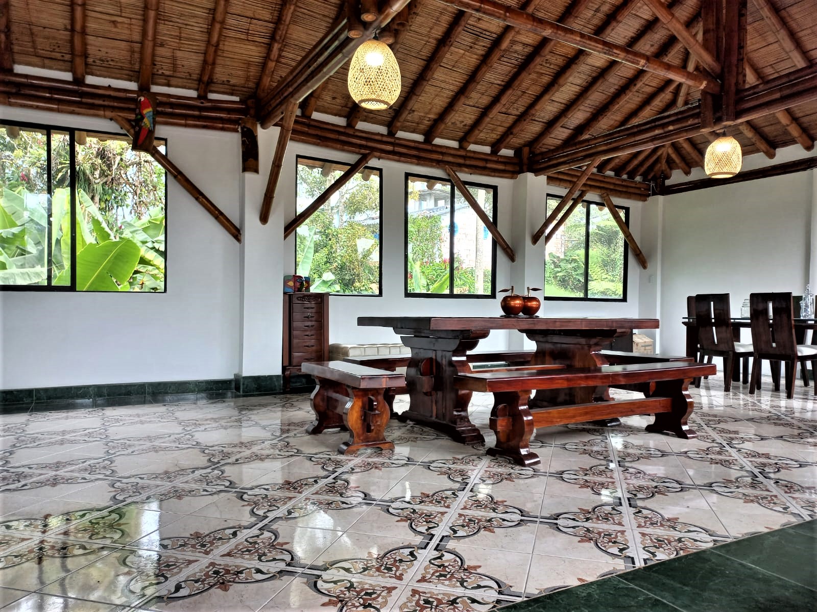 Venta de Chalet en conjunto cerrado via Armenia Pereira