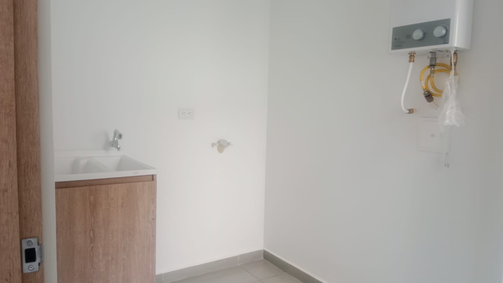 6877320240306021142 Venta de casa en conjunto Cerrado cerca al aeropuerto Armenia Quindio
