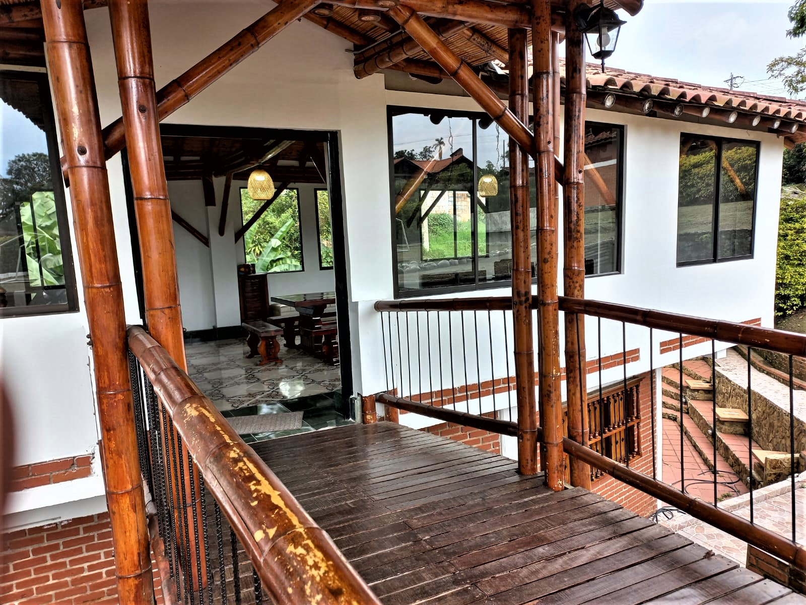Venta de Chalet en conjunto cerrado via Armenia Pereira