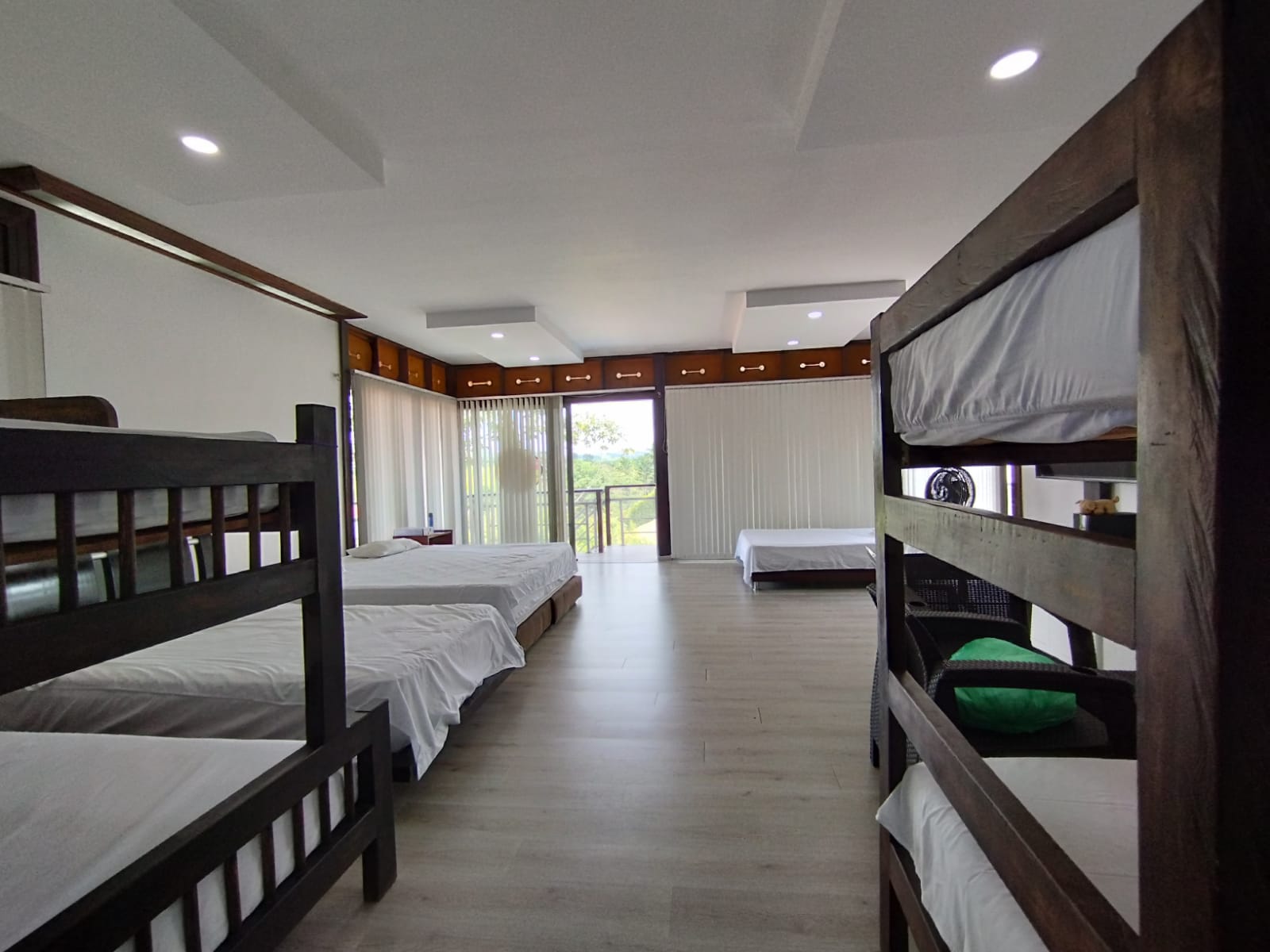 6877520240313115810 SE VENDE CASA CAMPESTRE VIA AL AEROPUERTO EN ARMENIA