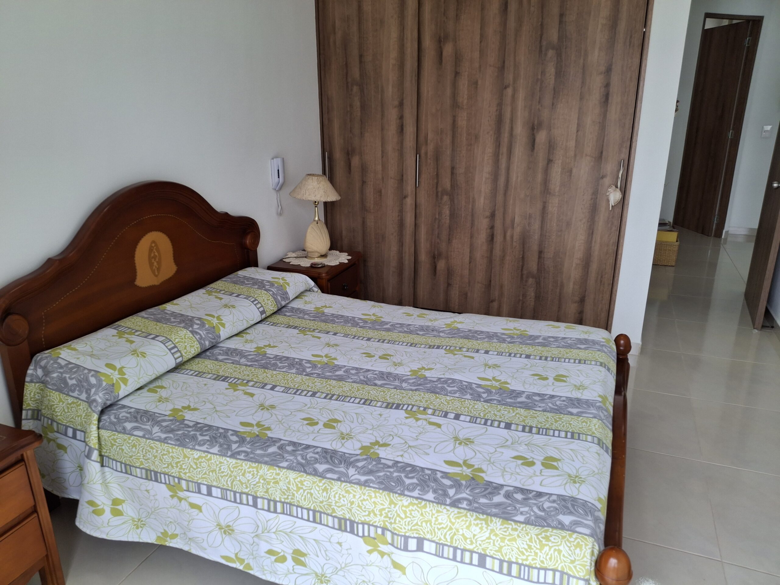 Venta de Casa en Conjunto Cerrado en Avenida Centenario