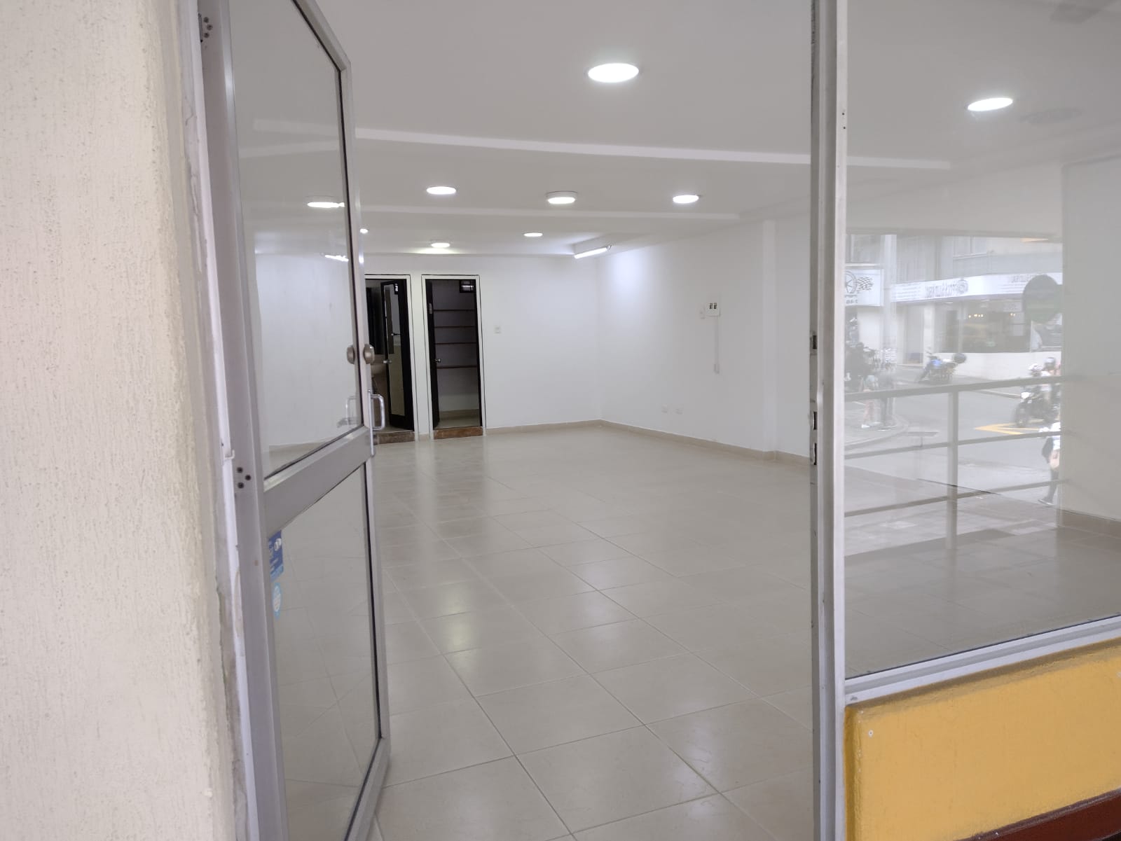 6877920220505062220 Se Vende Local en el Edificio los Andes en Armenia Quindío